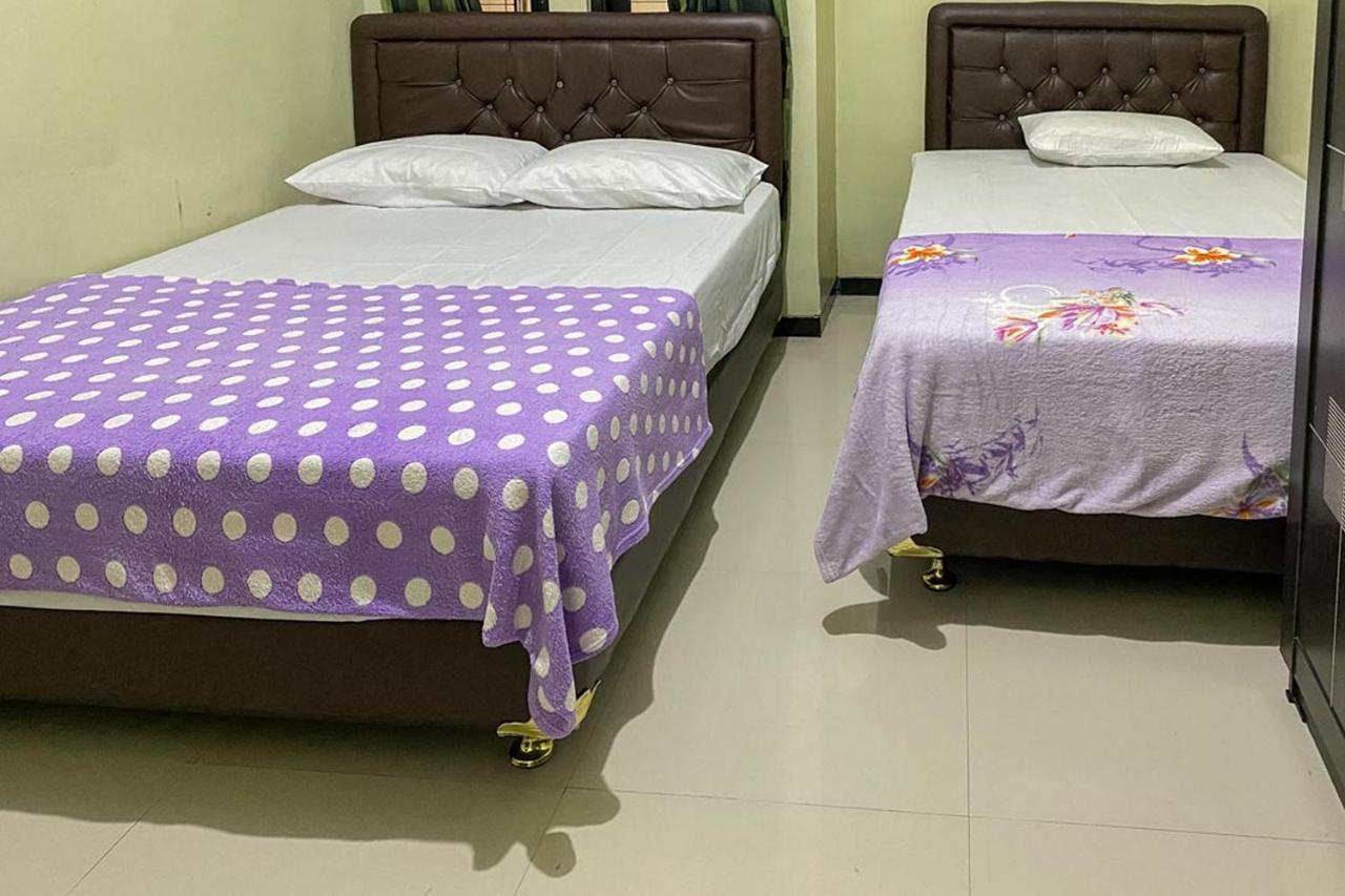 Hotel Baitussafar Ummi 1 Syariah Malang Exterior foto